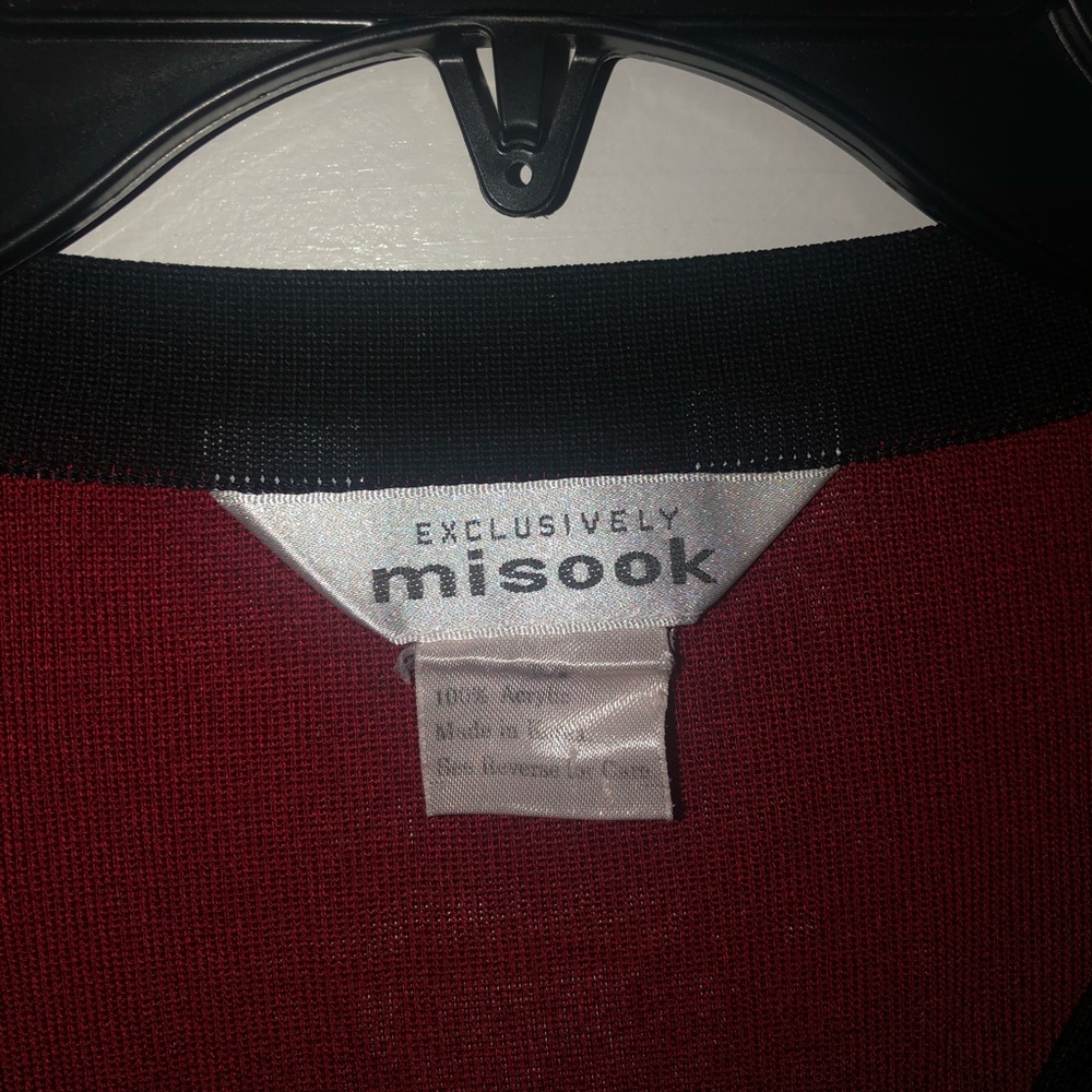 Exclusively Misouk M sweater